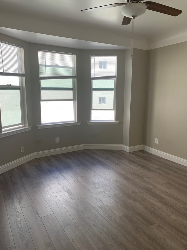 Foto del edificio - 951 O'Farrell St