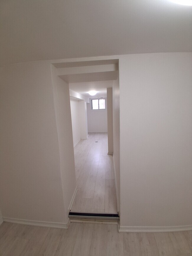 Photo du bâtiment - 2 Bedroom Apartment in Bloordale