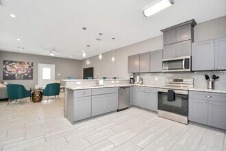 Building Photo - 3019 Elysian St