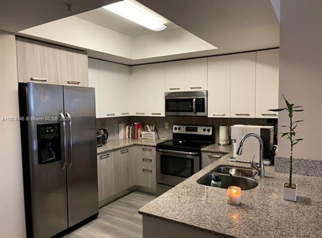 Foto del edificio - 2700 SW 27th Ave