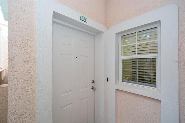 Building Photo - 4260 Central Sarasota Pkwy