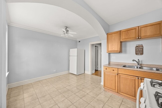 Foto del edificio - 5041 W 18th St