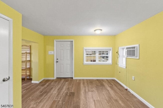 Building Photo - 190 US-46