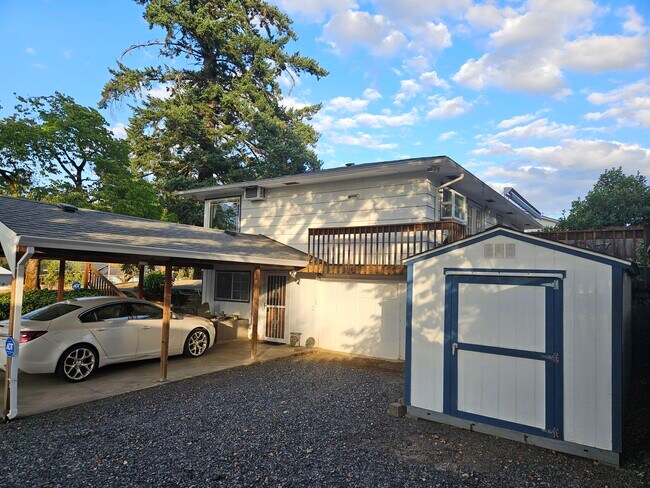 Building Photo - 16030 S Holcomb Blvd