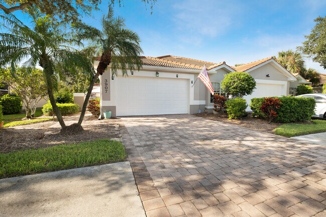 Foto del edificio - 3907 Recreation Ln