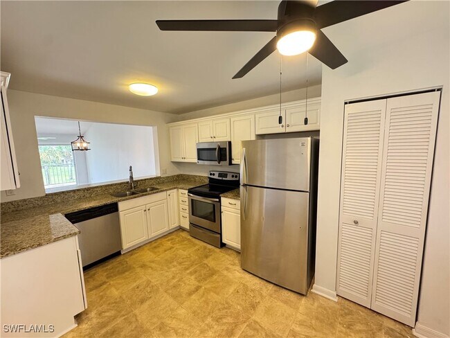 Foto del edificio - 1490 Churchill Cir