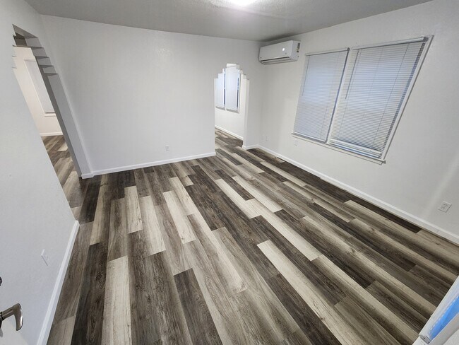 Foto del edificio - 1309 N Main St