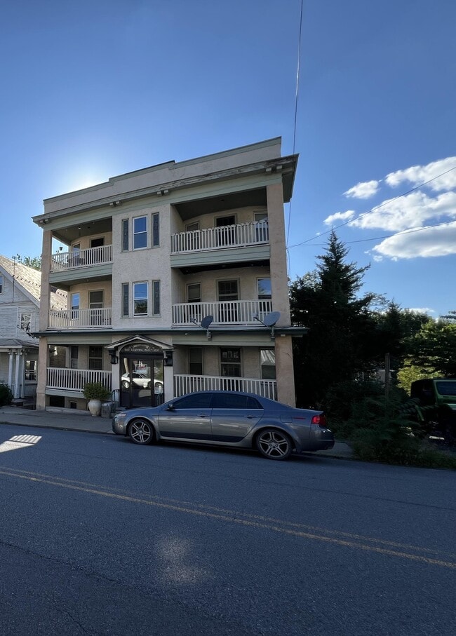 Building Photo - 1411 N Washington Ave
