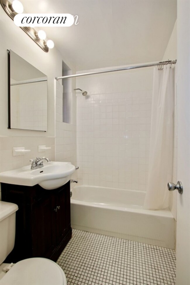 Foto del edificio - 259 W 12th St