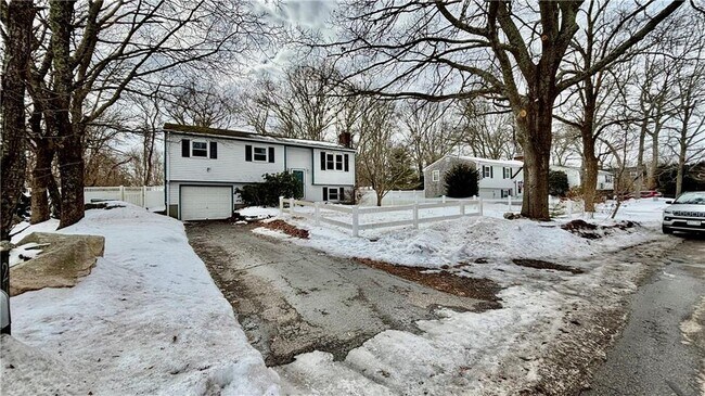 Foto del edificio - 24 Greenwood Dr