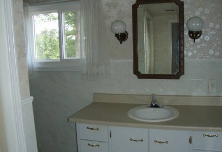 Building Photo - 811 Bates St