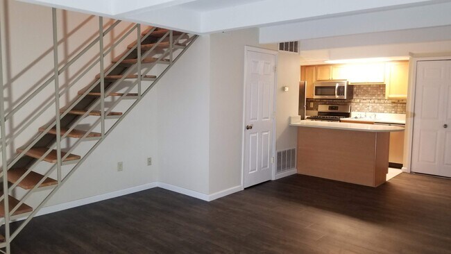 Building Photo - 1414 Missouri Ave