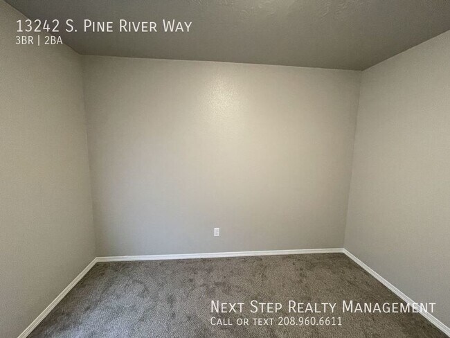 Building Photo - 3 Bed 2 Bath - NO SECURITY DEPOSIT REQUIRED