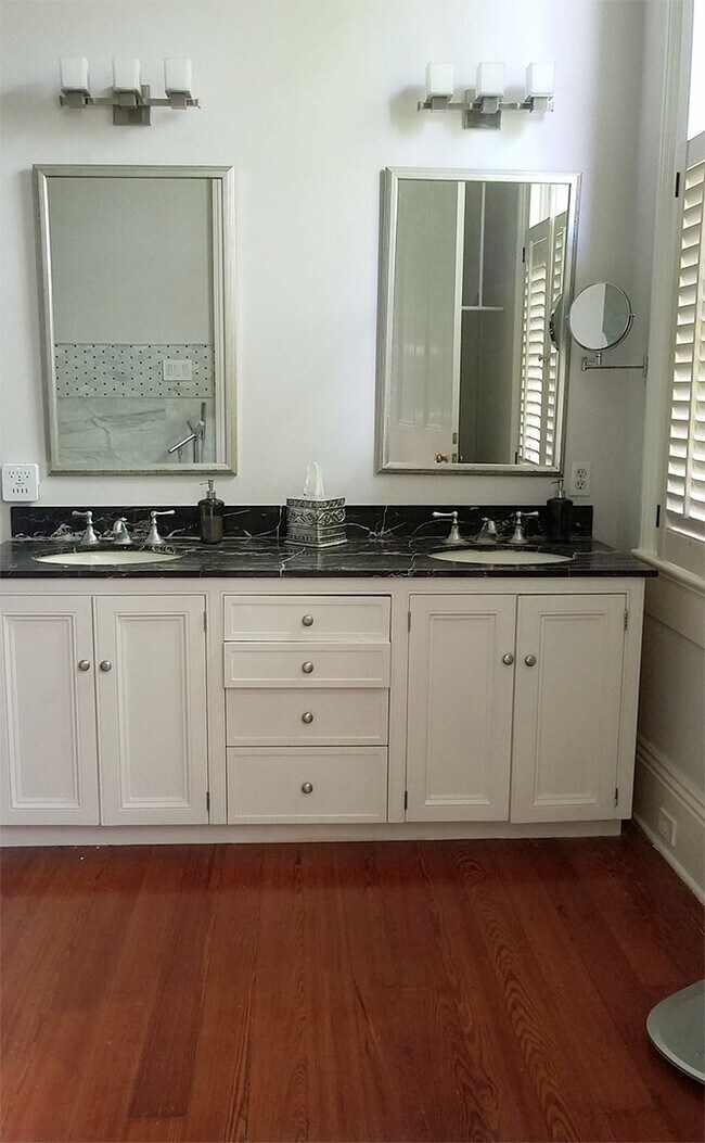 Master Bath 2 - 630 Napoleon Ave