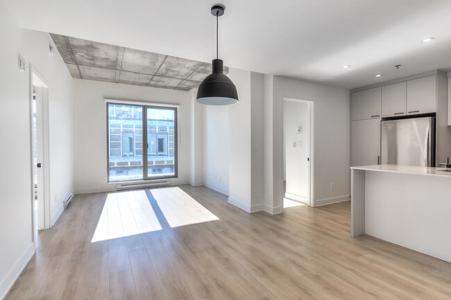 Building Photo - MILHAUS Condo
