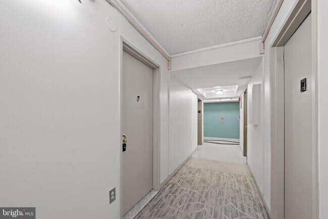 Foto del edificio - 4600 S Four Mile Run Dr