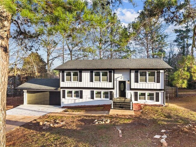 Foto del edificio - 2304 S Hairston Rd
