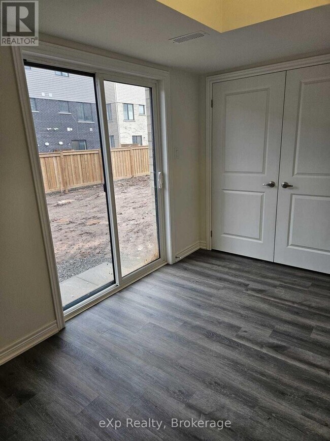 Building Photo - 18 Reid Ave N