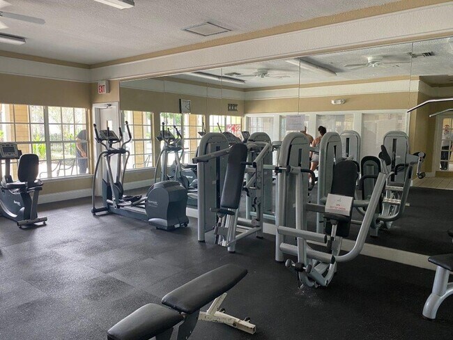 Building Photo - Renovated Pool view 1 Bedrm Tradewinds Con...