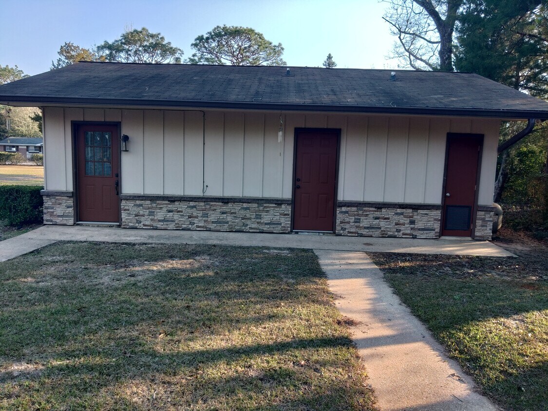 front of unit - 340 Adams Dr