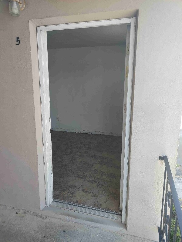 Primary Photo - 126 SW 18th Ave