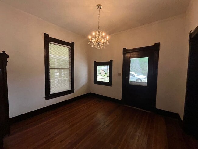 Building Photo - 179 Lagrange St