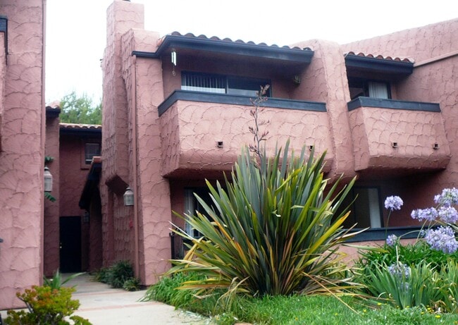 Building Photo - 32070 Del Cielo Oeste