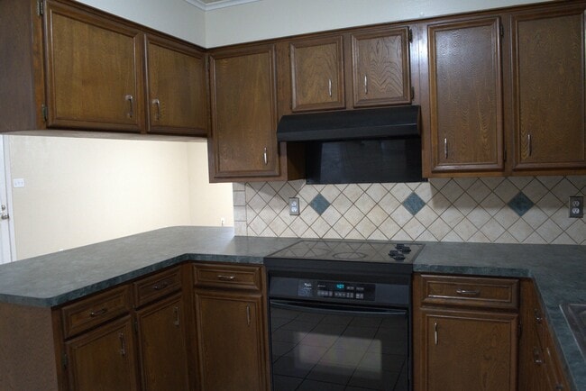 Foto del edificio - 421 Brigadoon St