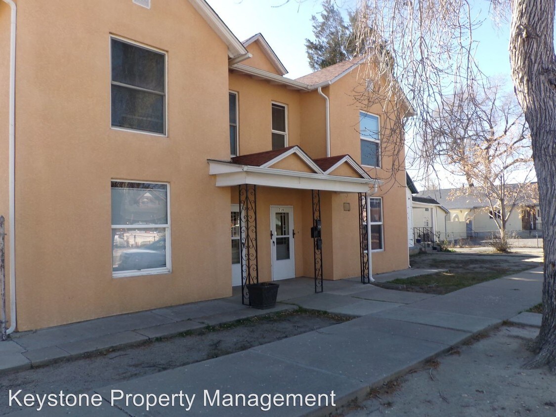 Primary Photo - 716 E 6th St