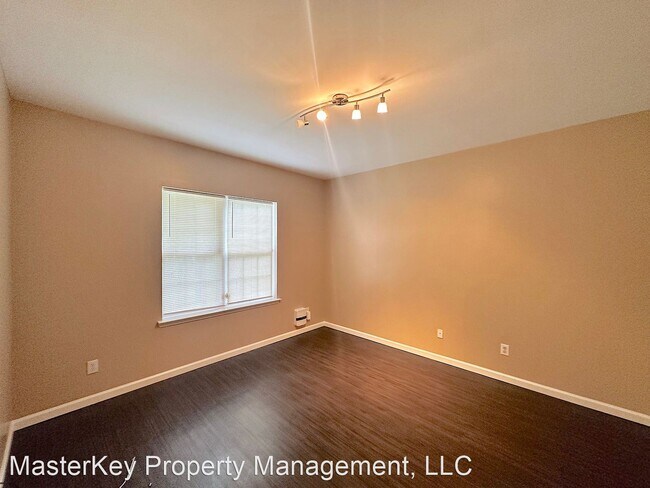 Building Photo - 2 br, 2.5 bath House - 204 Chandler Chase Ct