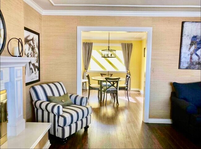 Building Photo - 4689 La Fonda Dr