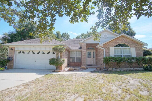 Foto del edificio - Spacious Oak Meadows Home in Milton with Multiple Living Areas, Fenced Yard & 1/2 Off First Month...