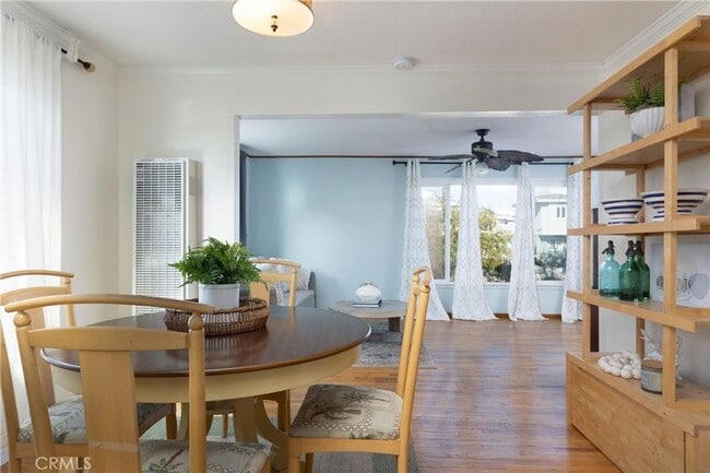Building Photo - NEW TO THE MARKET Cozy 2 Bedroom 1 Bathroo...