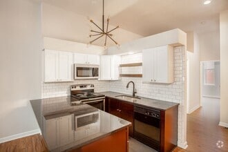 Building Photo - 1221-1223-1223 Lami St