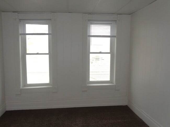 Building Photo - 746 Rose St