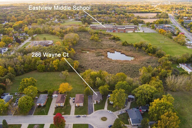 Foto del edificio - 286 Wayne Ct