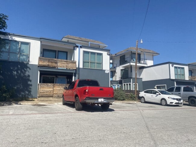 Building Photo - Cal West