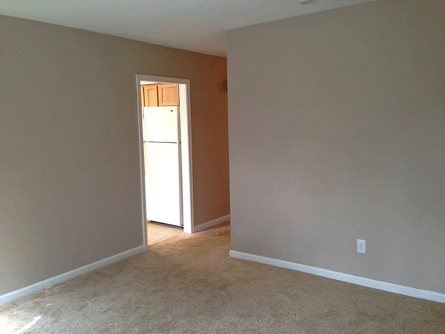 Building Photo - CUTE RANCH STYLE SINGLE FAMILY HOME FOR RENT!