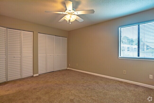 2 habitaciones, 2 baños, East Bay, 1000 pies cuadrados - East Bay Apartments