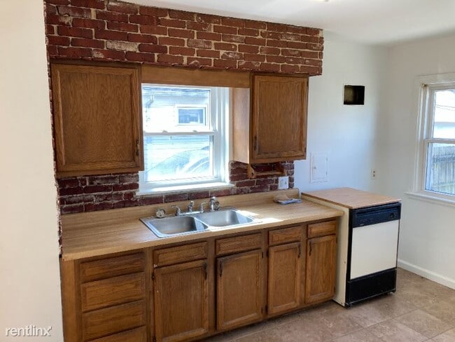 Building Photo - 3 br, 1 bath House - 4649 Westway St