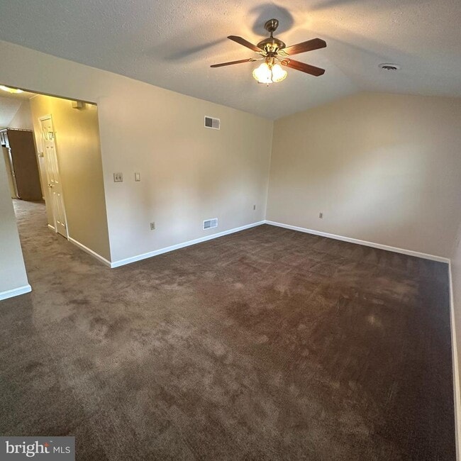 Building Photo - 359 Stonegate Ct