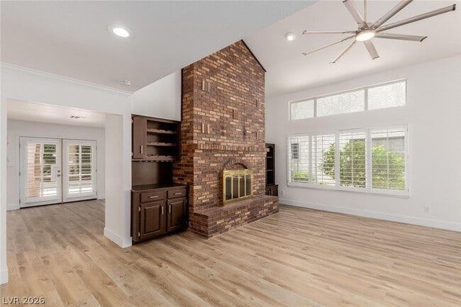 Building Photo - 861 Vegas Valley Dr