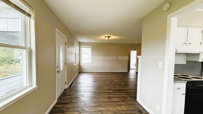 Foto del edificio - Lovely 3BD|1BA Home in Oregon City w/Basem...