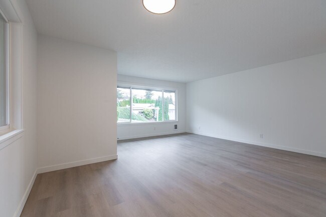 Photo - Crowne Pointe Apartment Homes