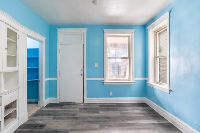 Building Photo - 2453 S Drake Ave