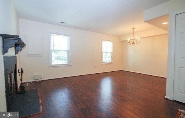 Foto del edificio - 14382 Gringsby Ct