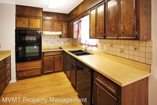 Building Photo - 3 br, 2 bath House - 4000 North Mescalero ...