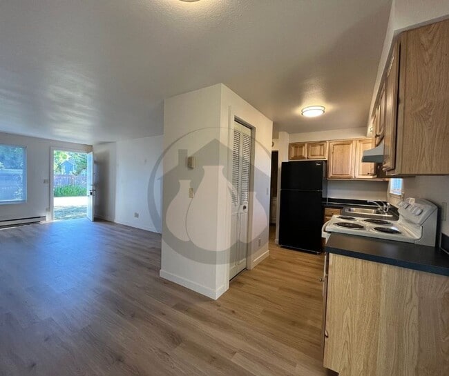 Building Photo - Jackson TriPlex
