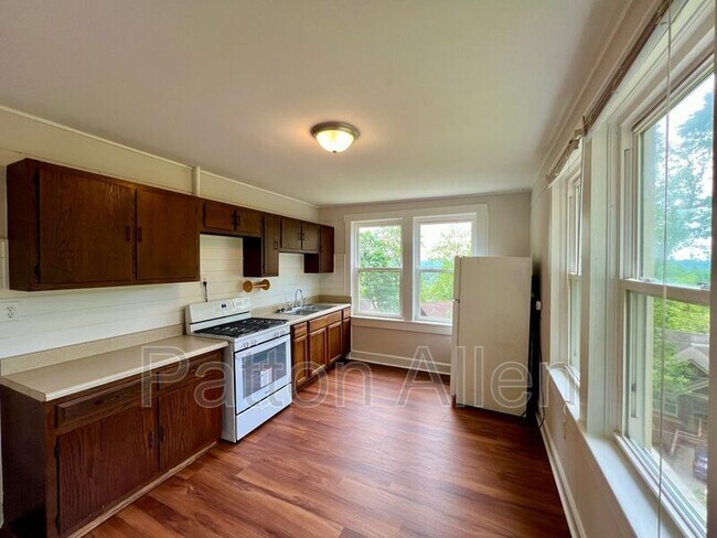 Foto del edificio - 37 Skyview Pl