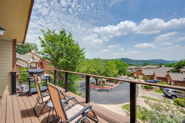 Building Photo - 6621 Mesa Hollow Dr